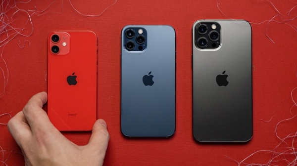 iPhone 12 mini: маленький, да удаленький