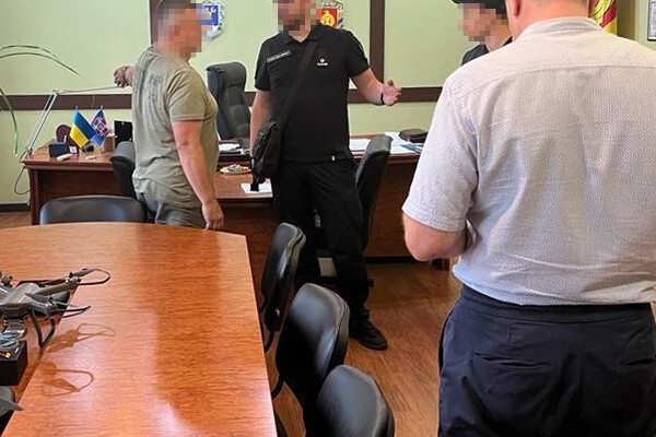 В Одесской области чиновник требовал "откат" от инвесторов за установку солнечных панелей