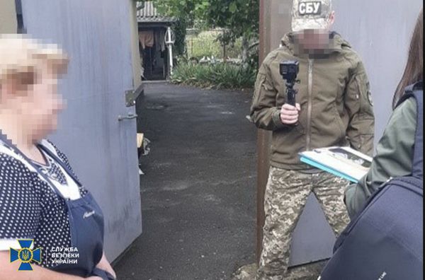 СБУ затримала на Сумщині інформаторку, яка «зливала» окупантам дані для прориву російських ДРГ через кордон