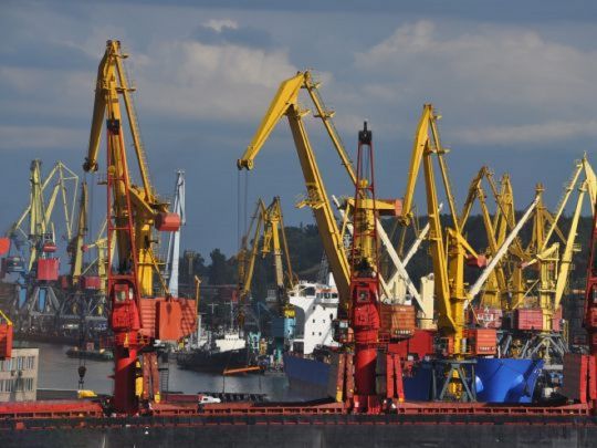 Зерно не дає спокою: росіяни знову вдарили по Одеському порту